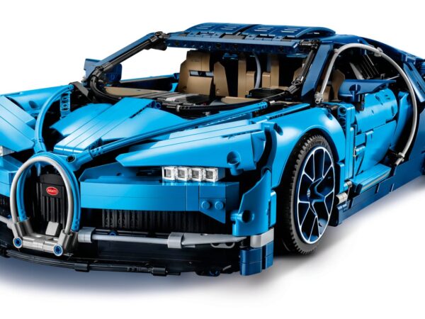 LEGO Technic Bugatti Chiron 42083 for rent UK