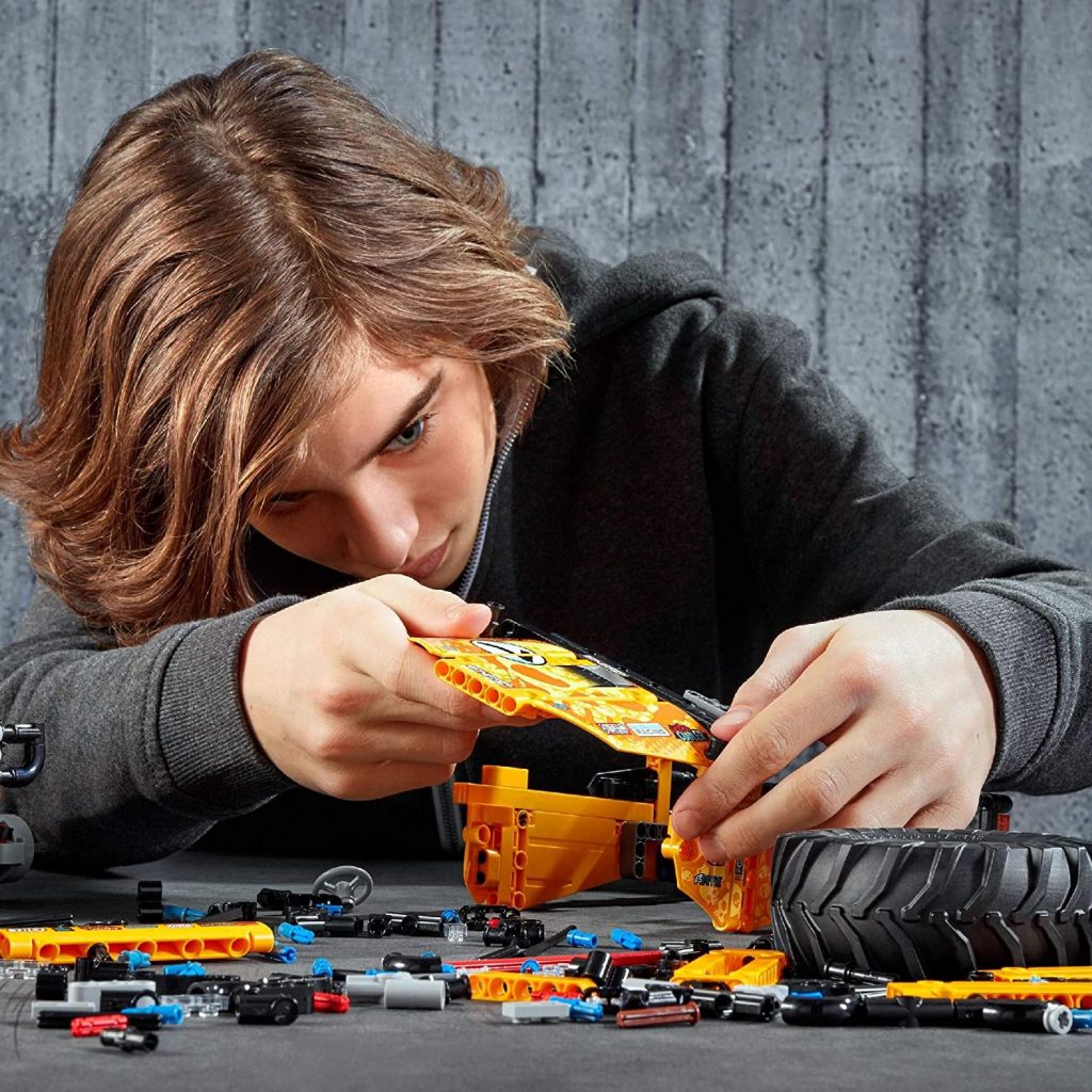 LEGO Technic 4x4 X-treme off-roader 42099 for rent UK