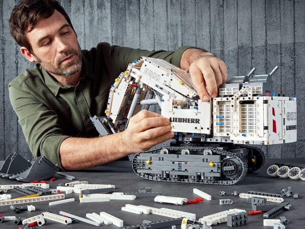 LEGO Technic Liebherr R 42126-1-1-1-1-1-1 for rent UK