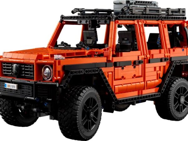 LEGO Technic Mercedes-Benz G 500 PROFESSIONAL Line 42177 for rent UK