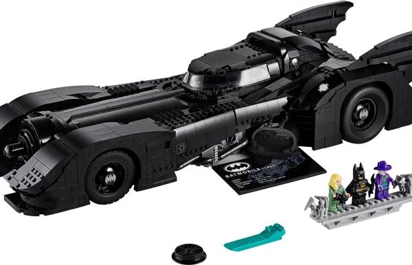 LEGO Technic Creator Expert 1989 Batmobile 76139 for rent UK