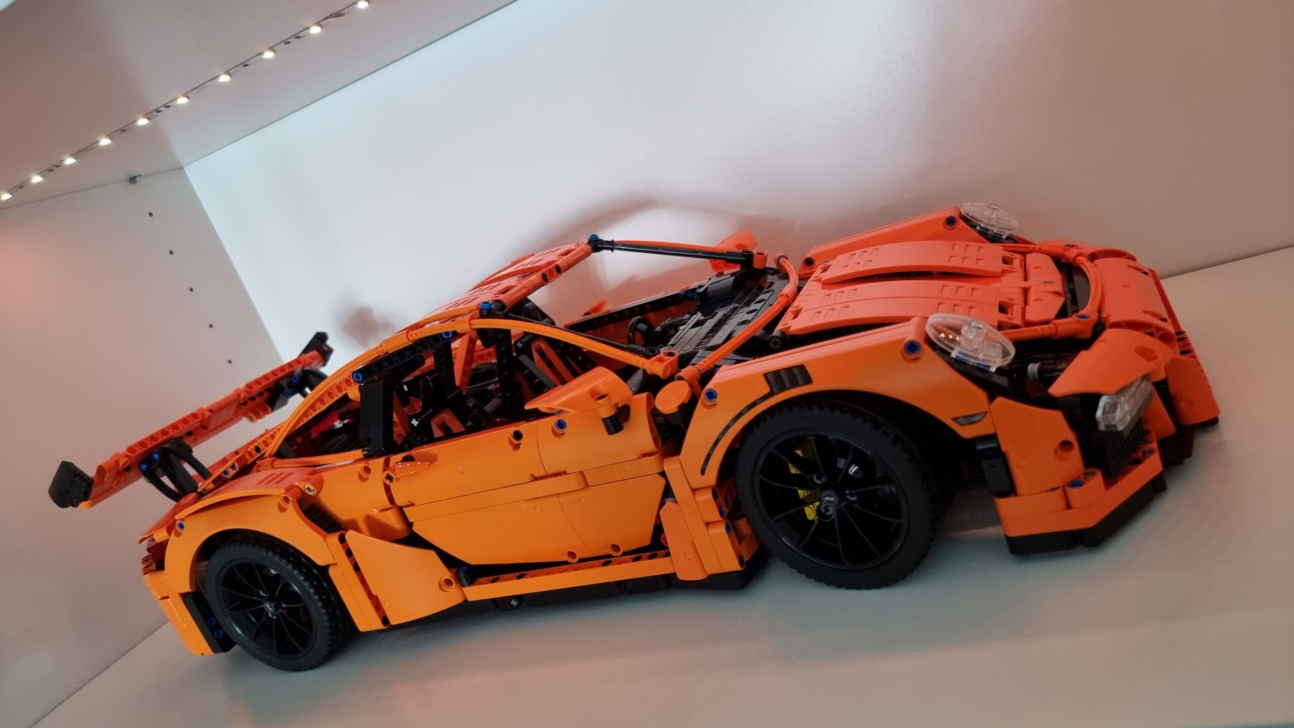 LEGO Technic Porsche 911 GT3 RS 42056 orange
