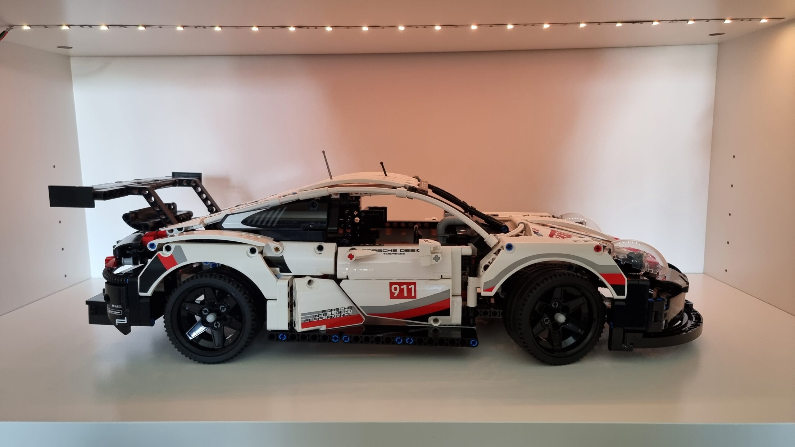 LEGO Technic Porsche 911 RSR 42096 white racing livery