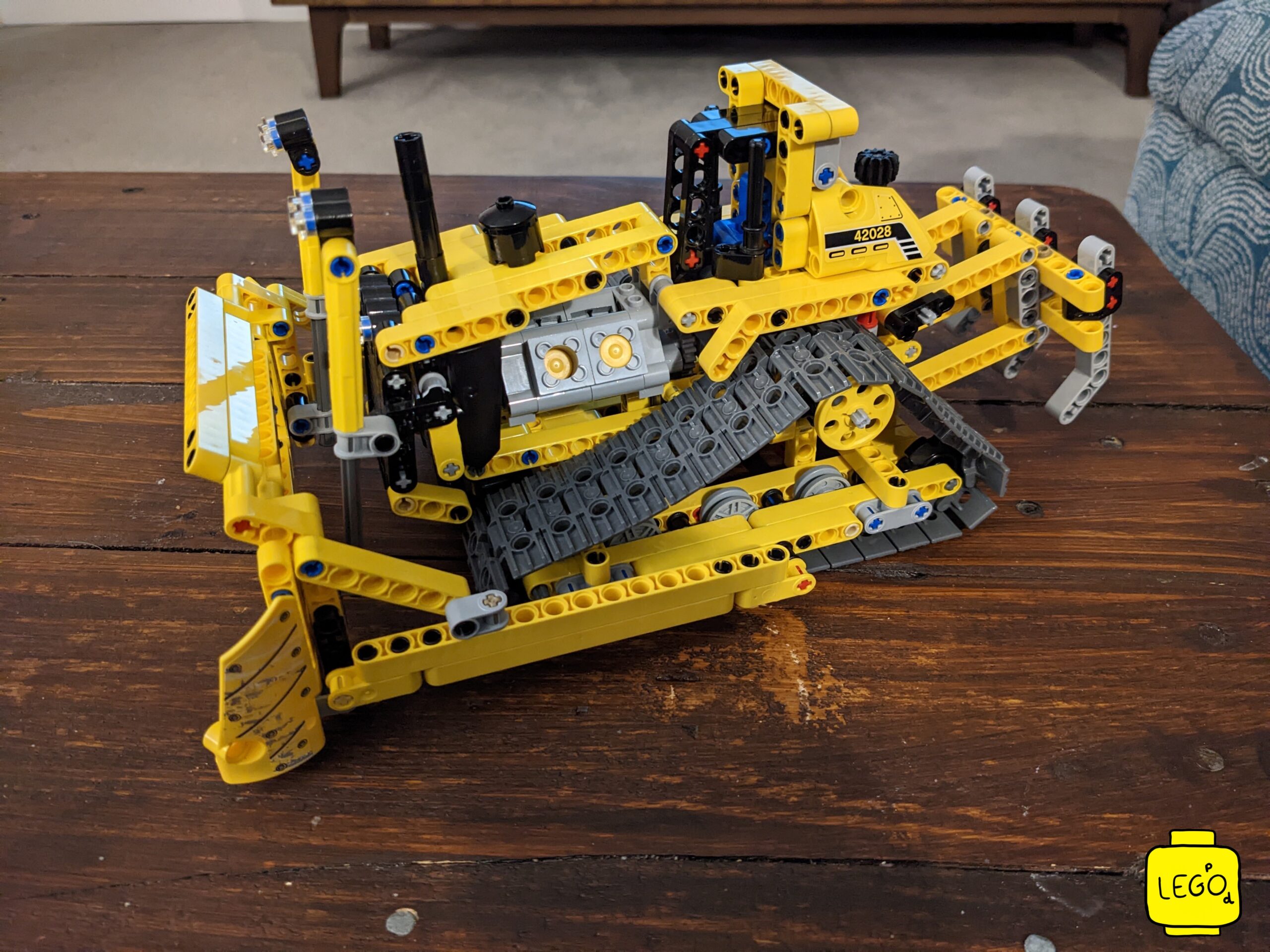 Bulldozer 42028 - completed build