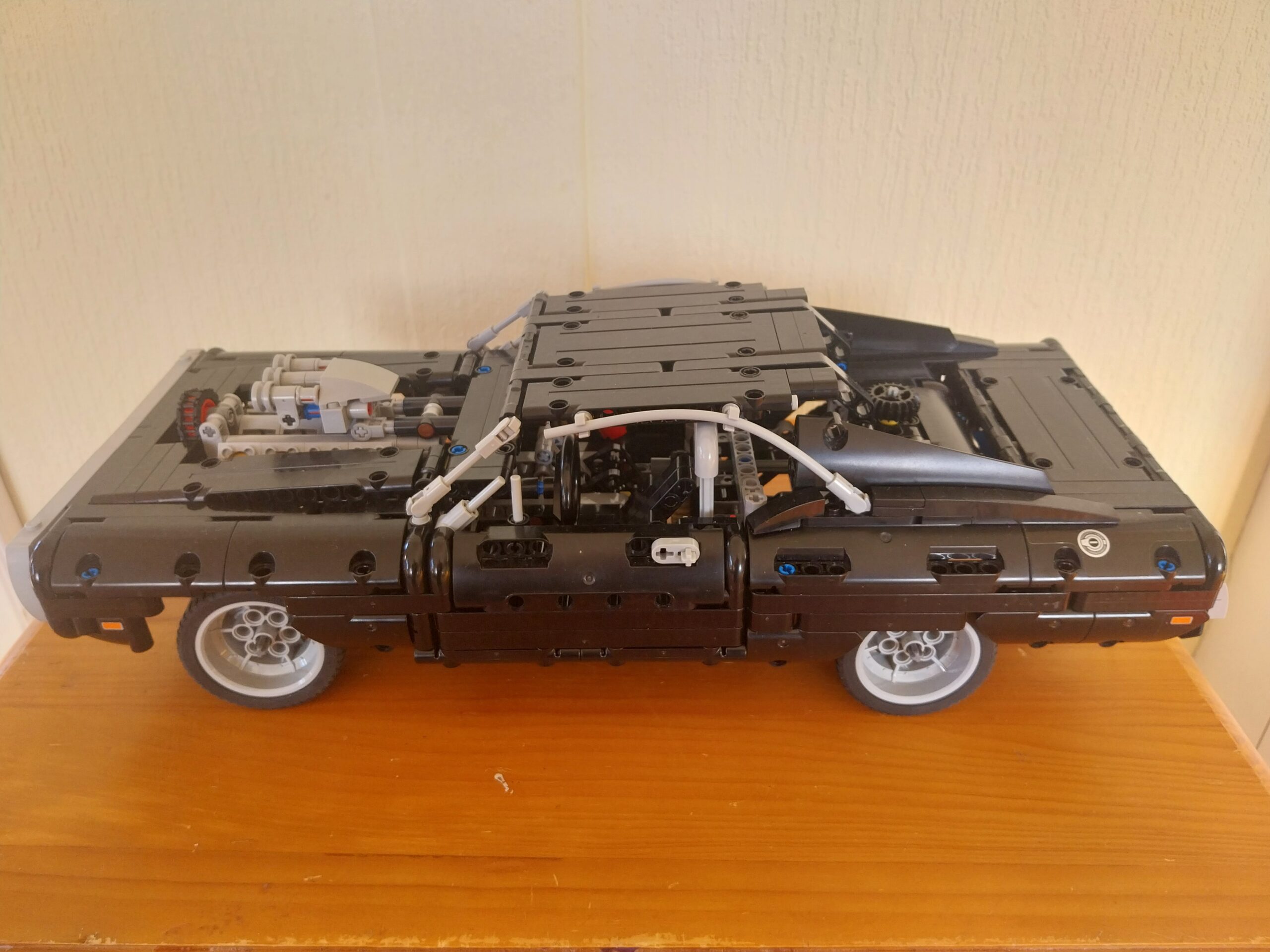LEGO Technic Dom's Dodge Charger 42111 - side view, member build
