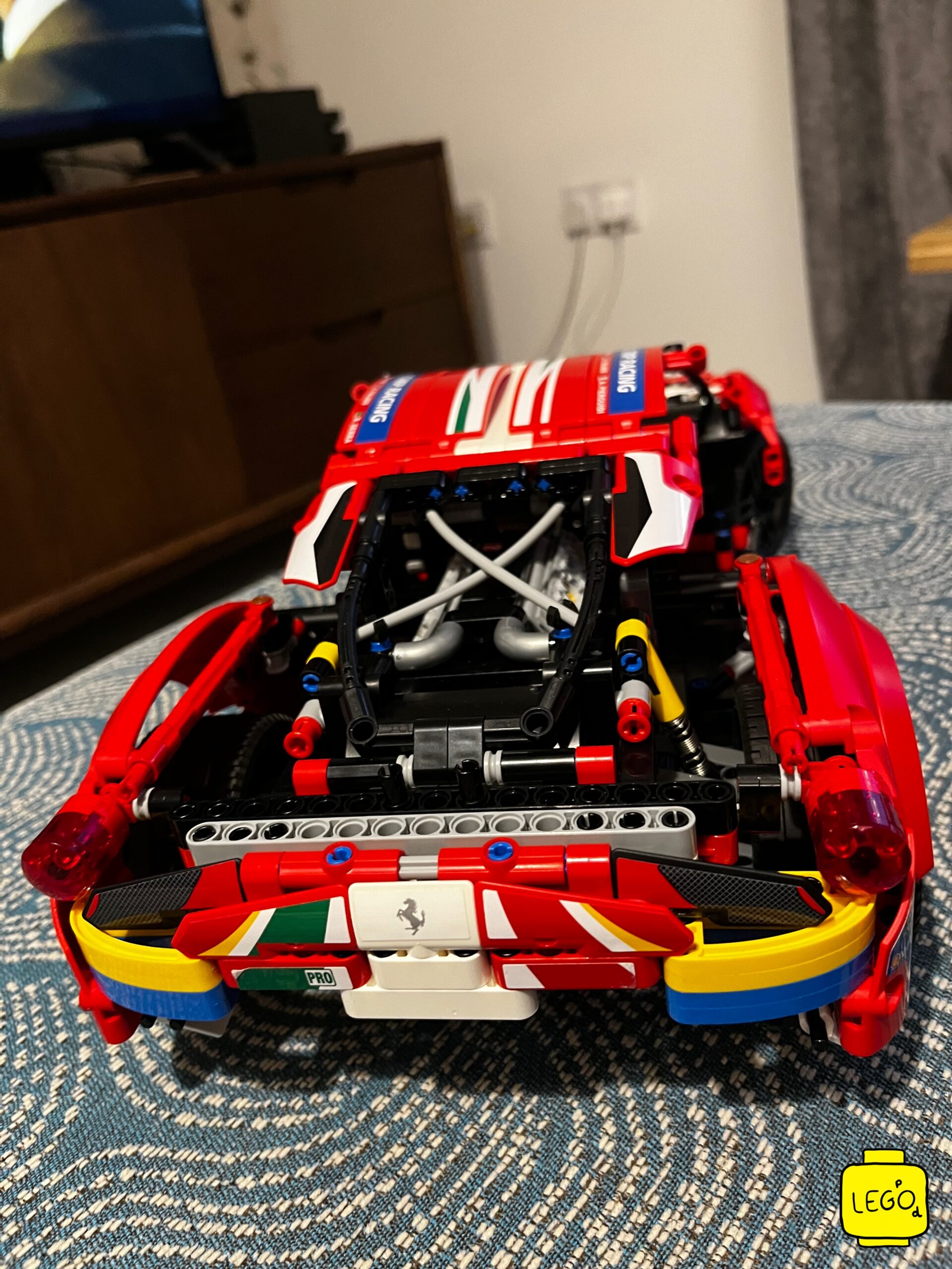 Ferrari 488 GTE 42125 - rear view