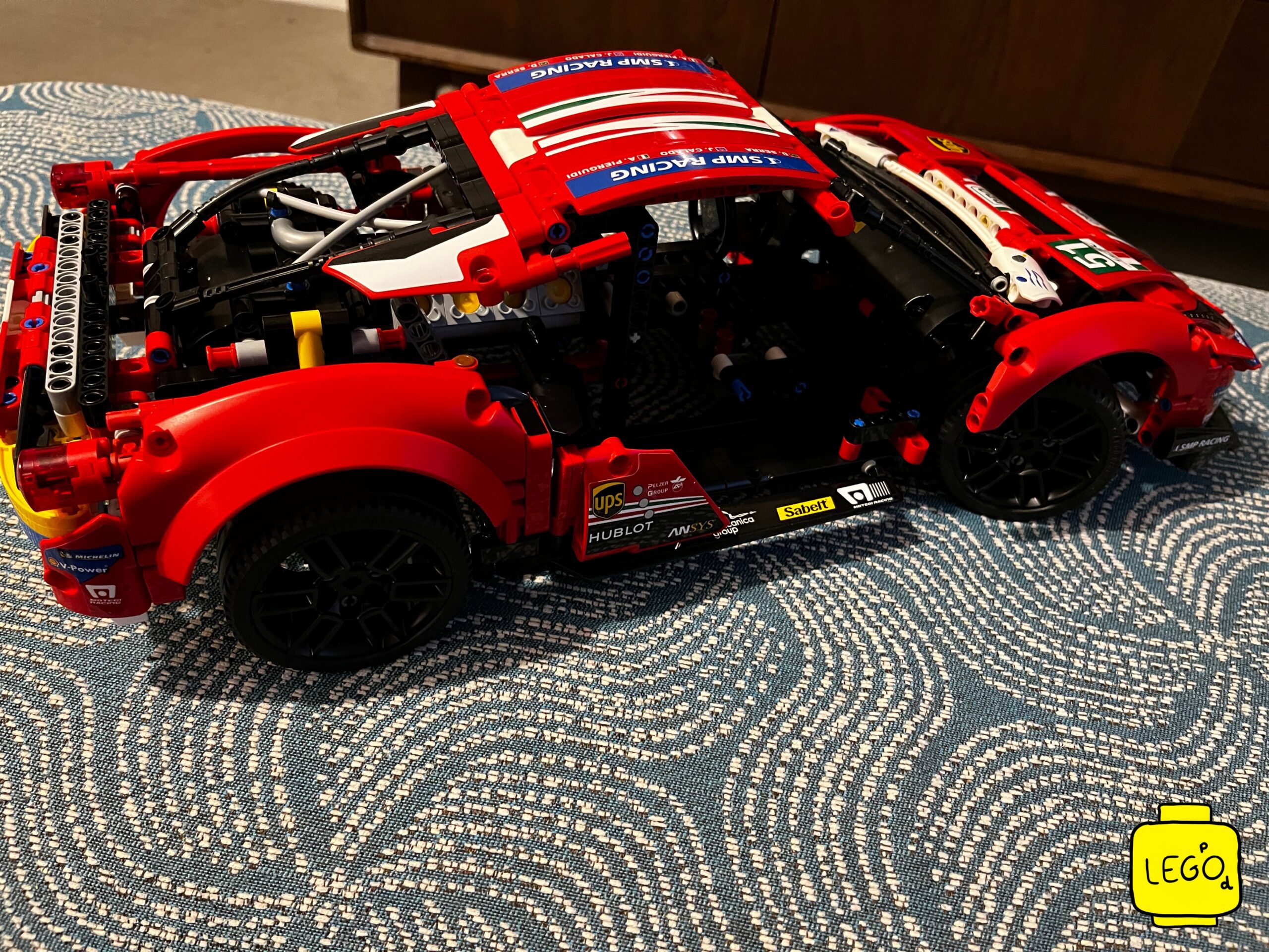Ferrari 488 GTE 42125 - side profile