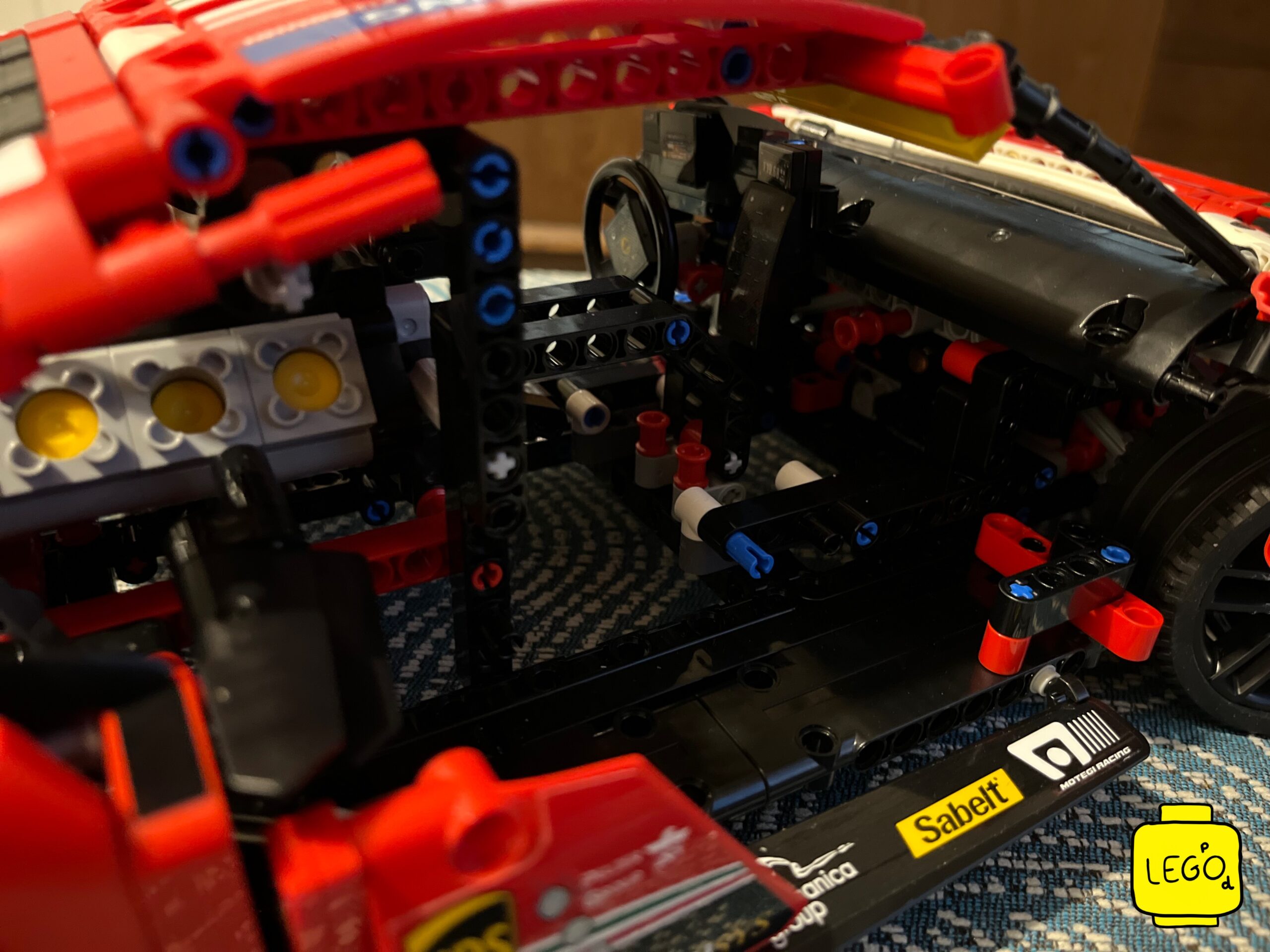 Engine bay before the cover - V8 sub-assembly