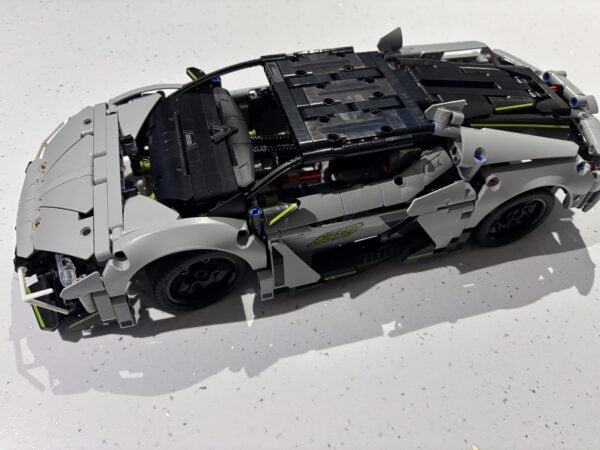 Brick Club member build of the LEGO Technic Lamborghini Huracán Tecnica 42161